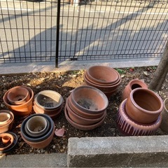 【無料】丸鉢まとめて／植木鉢・盆栽鉢 多数あります（0円）の画像