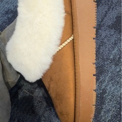 【美品】GU　フェイクムートンスリッパの画像