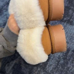【美品】GU　フェイクムートンスリッパの画像