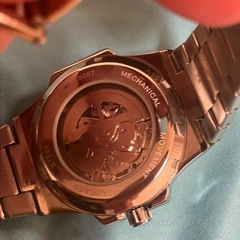 高級タイプ腕時計とカシオダイバーボックス付きの画像