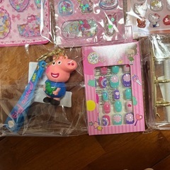 シール、シール帳、ネイルチップ、キーホルダーの画像