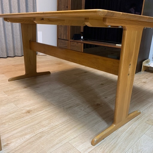 ダイニングテーブル