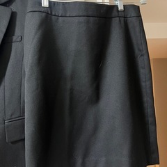★ほぼ新品★  レディーススーツの画像