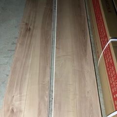 【新品未使用 フローリング材   4坪分と2枚の画像