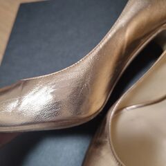 FABIO RUSCONI ピンクゴールド パンプスの画像
