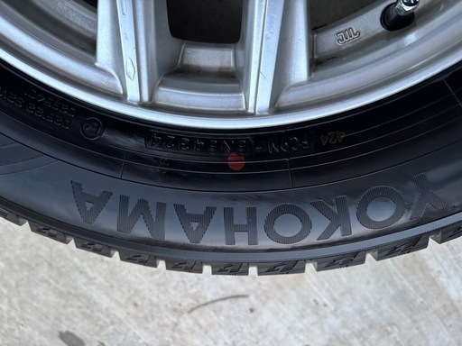 ほぼ新品スタッドレス！195/65R15　