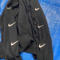 NIKE 長袖Tシャツの画像