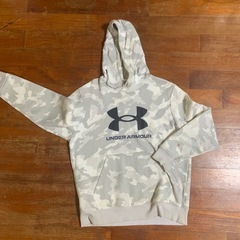 アンダーアーマ3着まとめて➕2着おまけの画像