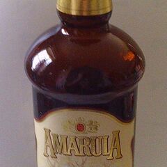 洋酒の空きビン３本の画像