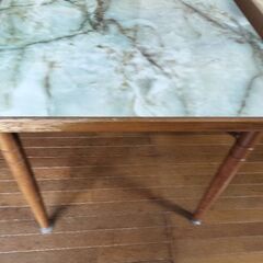 ダイニングテーブル　1月4日家具無料お渡し会の画像