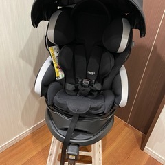 ISOFIX　アップリカ フラディア プラス シルバーブラック (SV) 新安全規則R129適合 回転式 チャイルドシート カーシート の画像