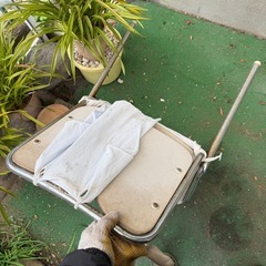 使用感たっぷりの椅子の画像