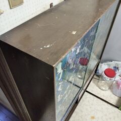 レトロガラス食器棚　収納　1月4日家具無料お渡し会の画像