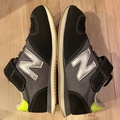 ニューバランス　美品　キッズスニーカー　18cdの画像