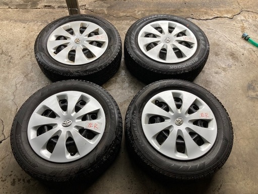 ⭐️決まりました⭐️175/65R/15  スタッドレスタイヤ 4本セット 鉄チン&ホィールキャップ付