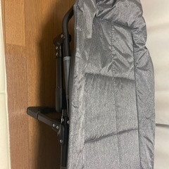 
折り畳み式リクライニングベッドの画像