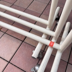 小売店　ハンガーラック　1台4000円でどうでしょうの画像