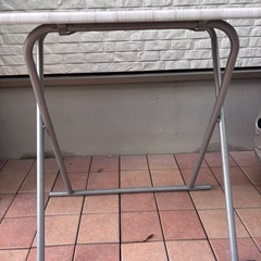 折りたたみテーブルの画像