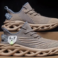 A⭐️新品・未使用⭐️26.0cm（伸縮性あり）🟪L.T DAMP SHOES🟪色：カーキ系🟪軽量🟪EVAソール🟪衝撃吸収🟪滑り止めランニングシューズ🟪衝撃吸収なので、膝の負担を軽減します🟪私も履いています。かっこいいですよ♪ の画像