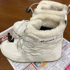 23センチ未使用ブーツ白色の画像