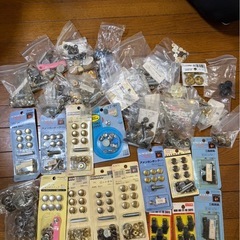 職業用オーバーロックミシン糸　ボタン　ホック　糸の画像