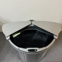 極美品　ゴミ箱 45リットル 自動開閉の画像