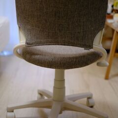 コイズミ　デスクチェアの画像