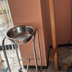 ストレッチャー，車椅子の画像