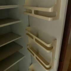 食品庫　食器棚の画像