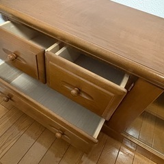 テレビボードの画像