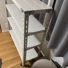 スチールラックの画像