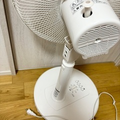 扇風機　ホワイトの画像