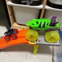 モンスタートラック　hotwheelsの画像