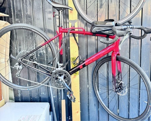 現行　トレック　ドマーネ　AL2 ロードバイク　自転車