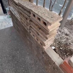【0円・無料】大量レンガ／ブロック
 （外構・花壇など）の画像
