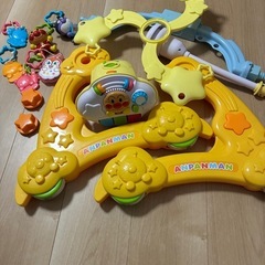 アンパンマン 8WAY ウォーカーまでへんしん! よくばりメリーの画像