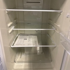 【早い者勝ち！】YAMADA 冷蔵庫　2019年製　中に黄ばみありの画像