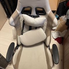 prost ゲーミングチェアの画像