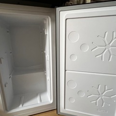 マクスゼン maxzen 中古 1ドア 冷凍ストッカー　64L ブラック 直冷式 右開き 冷凍庫（冷凍機能のみ） JF064ML01GM   の画像