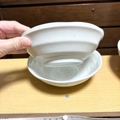 白のプレート 大小4枚セット の画像