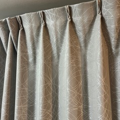 ニトリ　カーテン　グレー　遮熱遮光の画像