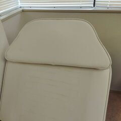 施術ベットの画像