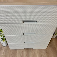 軽くて丈夫、子ども服にも◎｜衣類用プラたんす 4段の画像