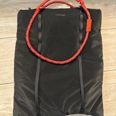 新品未使用品　topologie 16” cloud shopper  黒　ストラップ付きの画像