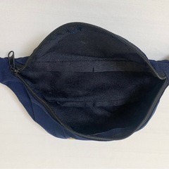 【希少・美品】ミシガン大学ロゴ入りウエストポーチ UofMカレッジロゴ ネイビーの画像