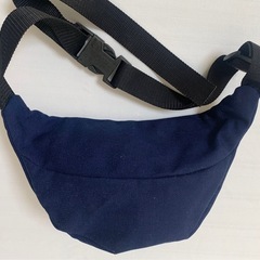 【希少・美品】ミシガン大学ロゴ入りウエストポーチ UofMカレッジロゴ ネイビーの画像