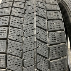 スタッドレスタイヤ　225/60R17の画像
