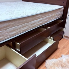 マットレス付きベッドの画像