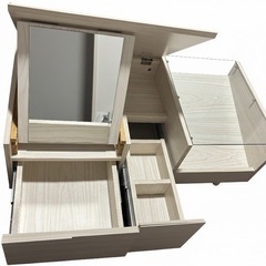 ドレッサーテーブルの画像