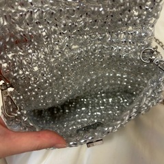 ワンピとキラキラバッグの画像